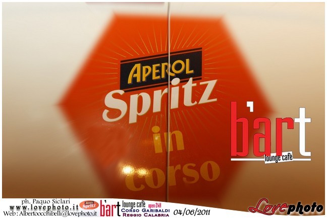 007BartCafe_Aperol_Spriz_LovePhoto_04062011.jpg