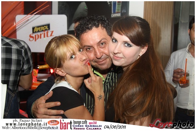 017BartCafe_Aperol_Spriz_LovePhoto_04062011.jpg