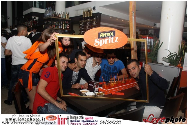 021BartCafe_Aperol_Spriz_LovePhoto_04062011.jpg