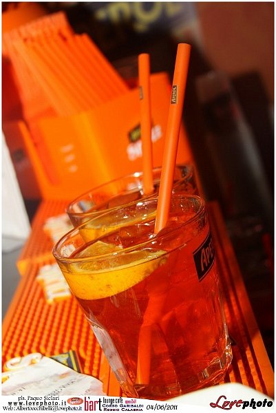 088BartCafe_Aperol_Spriz_LovePhoto_04062011.jpg