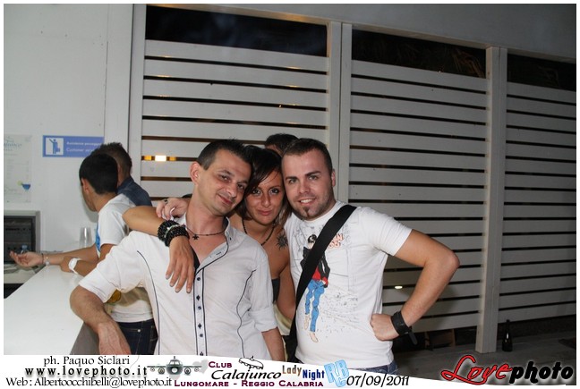 325Calajunco_Lady_Night_LovePhoto_07092011.jpg