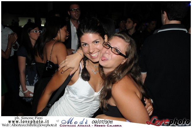 103Modi_Party_LovePhoto_09072011.jpg