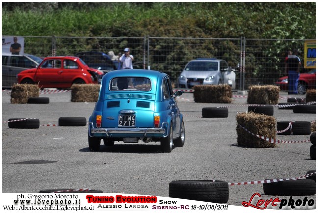 024TuningEvolutionShow2011_LovePhoto_1819062011.jpg - GREGORIO MOSCATO  PHOTOGRAPHER