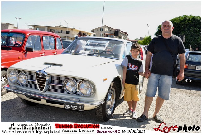 118TuningEvolutionShow2011_LovePhoto_1819062011.jpg - GREGORIO MOSCATO  PHOTOGRAPHER
