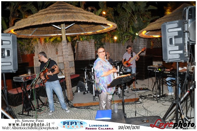 040Pepys_Beach_Party_LovePhoto_29062011.jpg