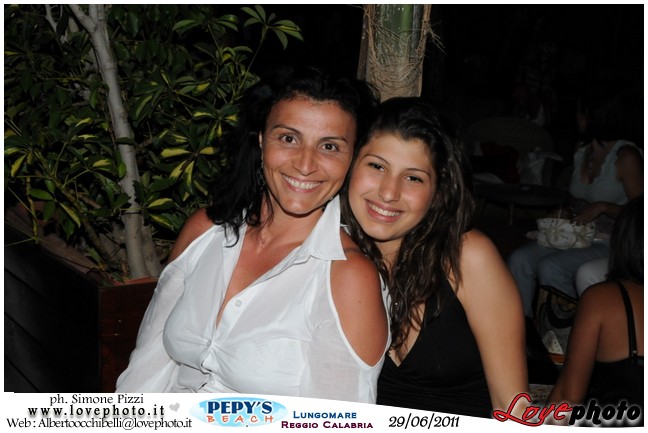 131Pepys_Beach_Party_LovePhoto_29062011.jpg